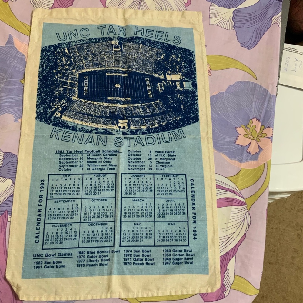 UNC CAROLINA TARHEELS KANSAS STADIUM 1983/1984 Calendar In a Cotton